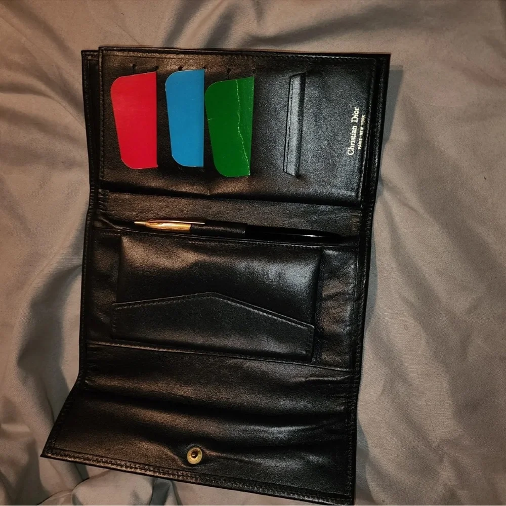 Authentic 💯% Vintage Dior Wallet absolutely Beautiful 😍 without the pen!